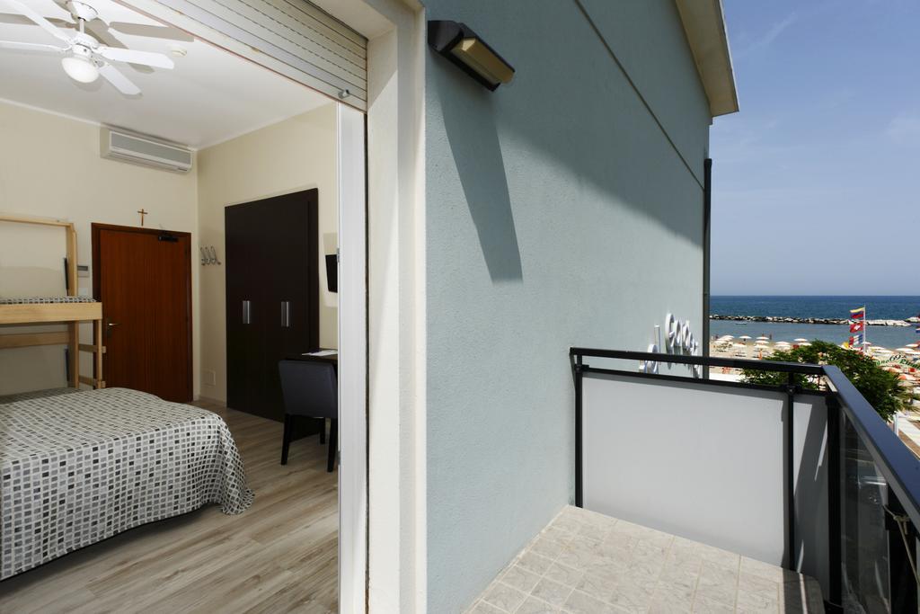 Hotel Gardenia Rimini Exterior foto